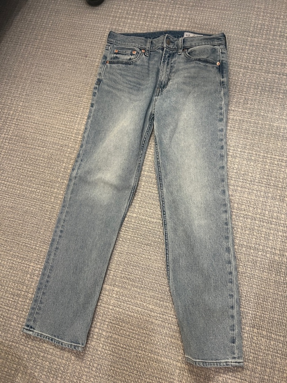GAP Straight Leg Jeans in Light Blue Wash